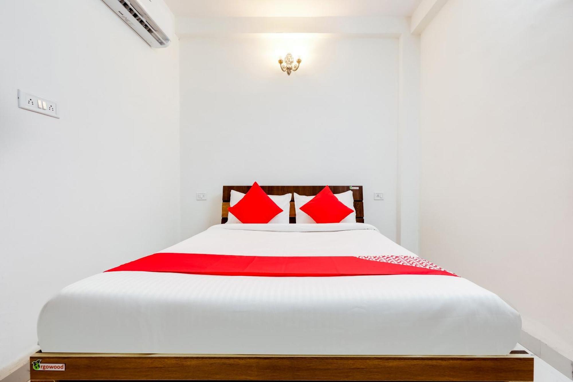 OYO 65977 Hotel Expression Indore Exterior foto