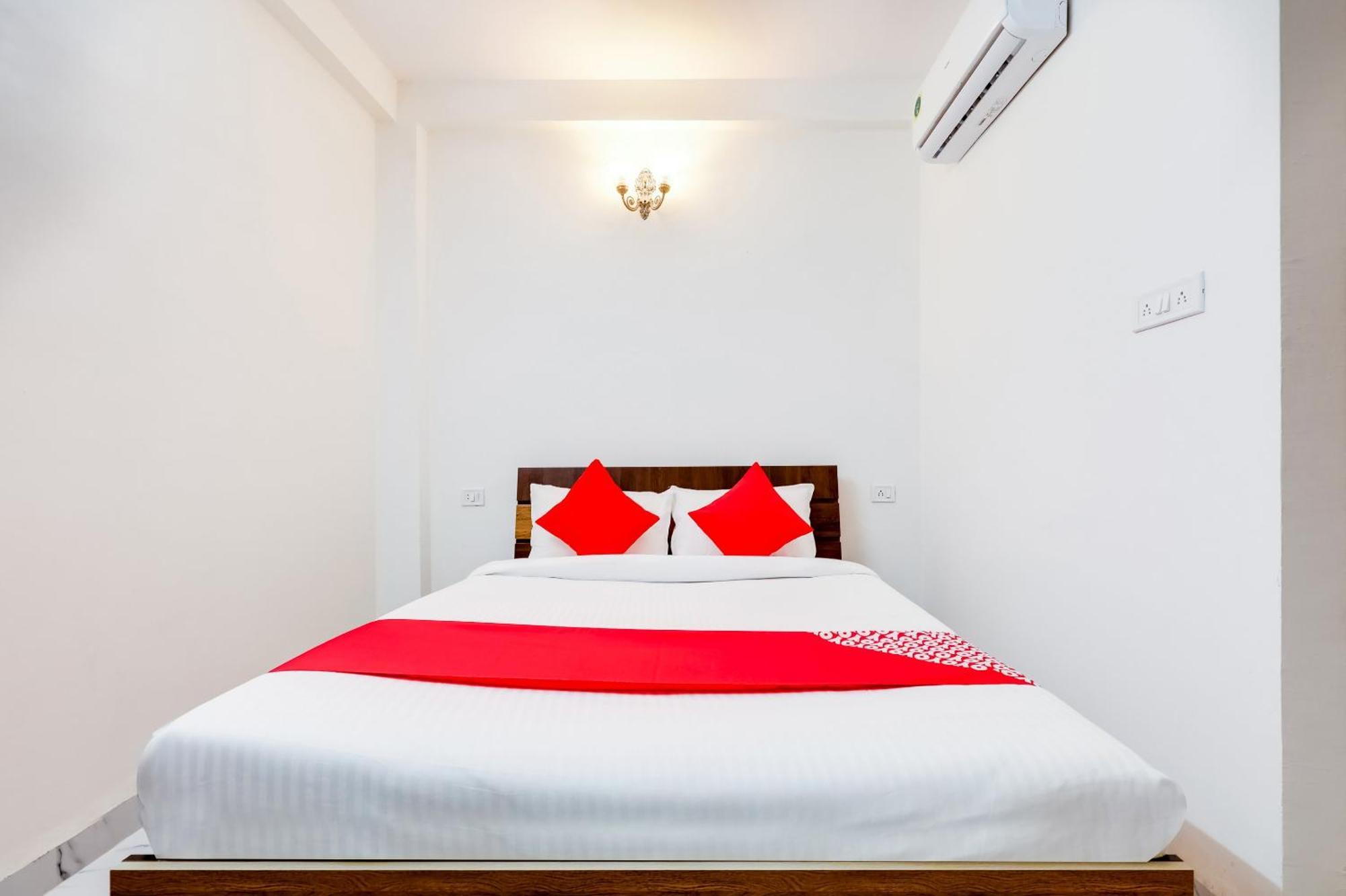 OYO 65977 Hotel Expression Indore Exterior foto
